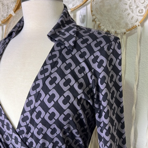DVF | Diane Von Furstenberg Gray and Black Link Print Silk Knit Wrap Dress 6 - Picture 2 of 12